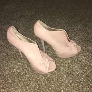 Pink open-toed heels